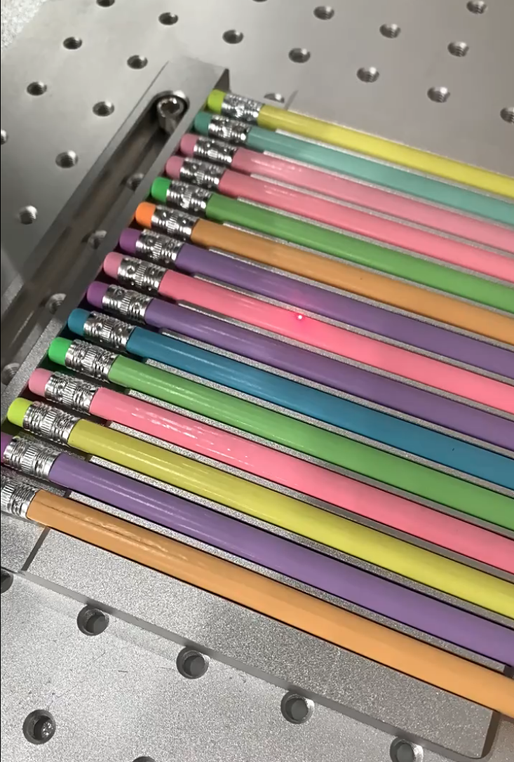 二氧化碳激光打标机-铅笔刻字效果案例