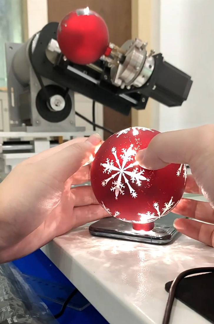 漆面圣诞球打标效果案例